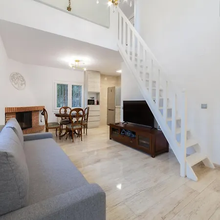 Silom House * Sant Pere De Ribes