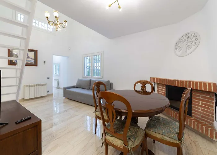 Silom House * Sant Pere De Ribes