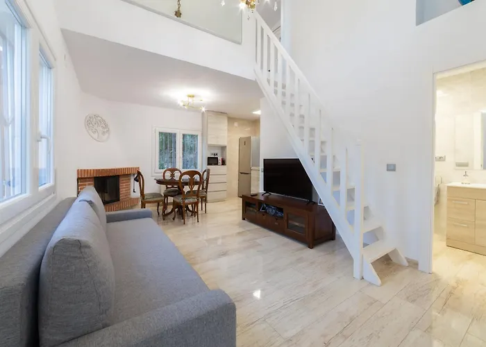Silom House * Sant Pere De Ribes